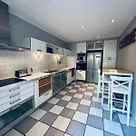 Le Mistral-5 Bedrooms-balcony-air Conditioning-wifi Béziers