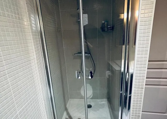 Le Mistral-5 Bedrooms-balcony-air Conditioning-wifi アパート ベジエ