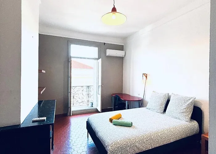 アパート Le Mistral-5 Bedrooms-balcony-air Conditioning-wifi ベジエ